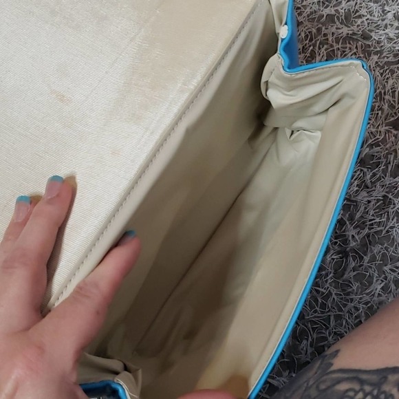 Turquoise Vintage Clutch with Snap Closure - Picture 4 of 9